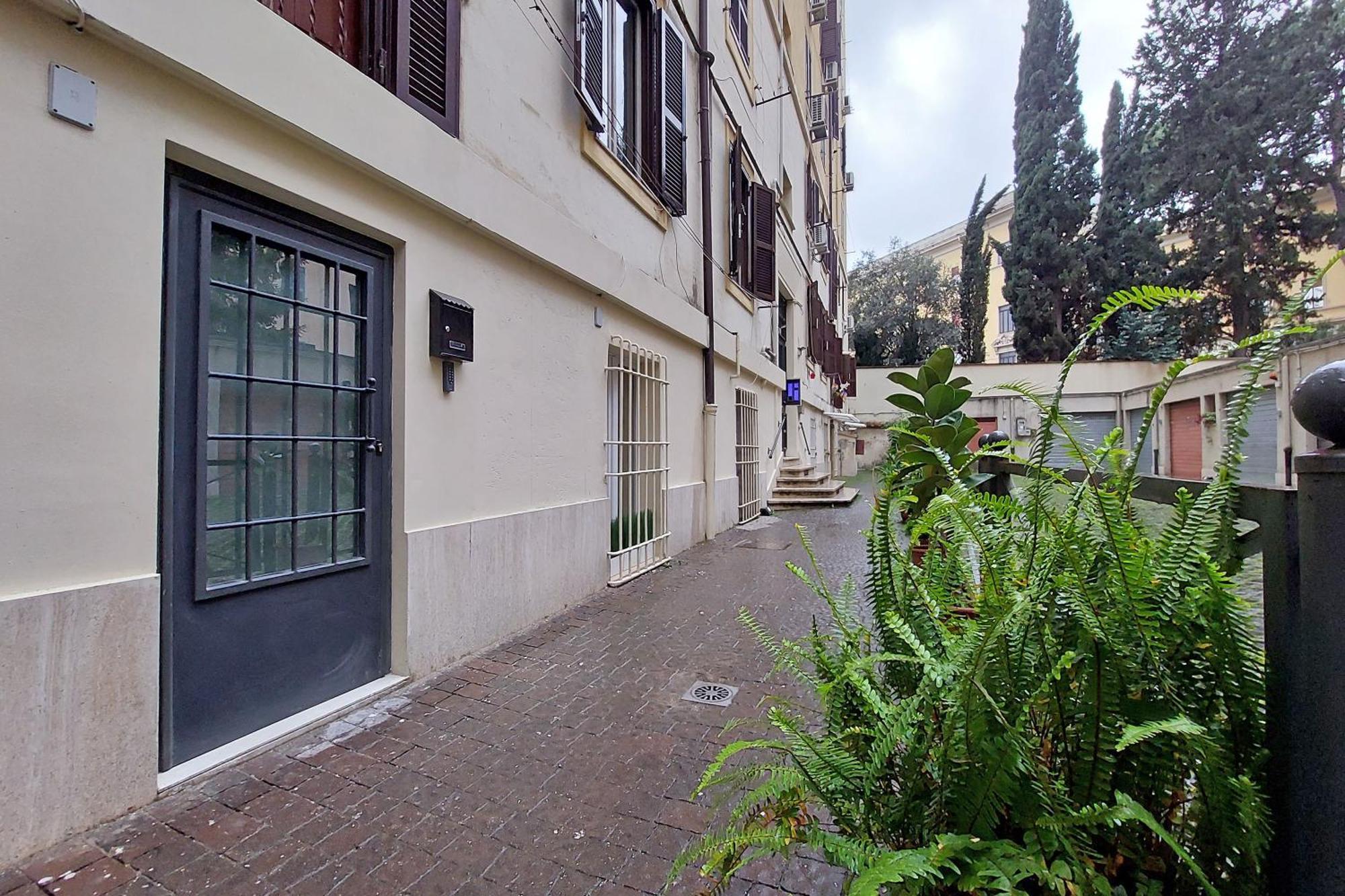 Charm San Giovanni *